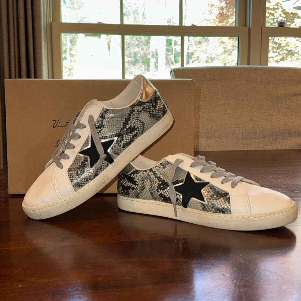 Vintage Havana Bianca Sneakers with Black Star & Snakeskin Panels - Size 8